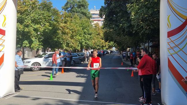 Георги Гергов от Ловеч е победител в традиционния лекоатлетически крос Димитровград-Хасково