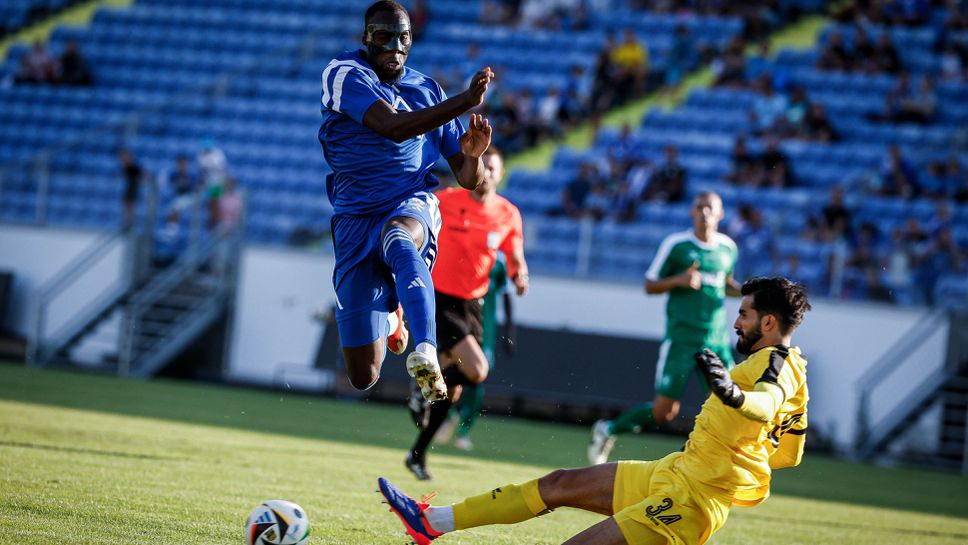 Левски 2:0 Ботев (Враца), Сангаре отново ги започна