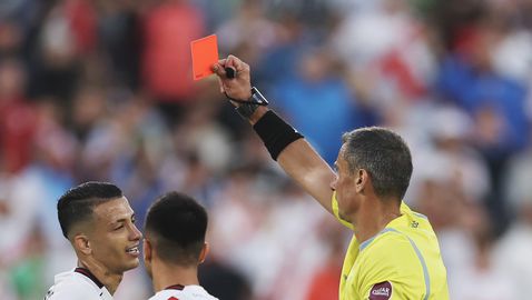 Брутални влизания и червени картони на юношески мач между Реал Мадрид и Ривър Плейт