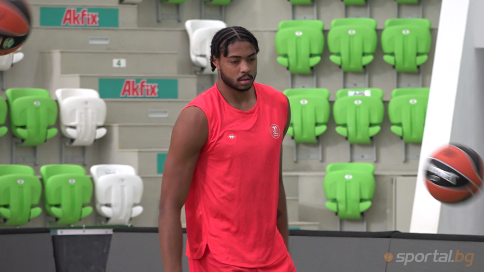 Още една от звездите на Апоел Тел Авив вече е в България