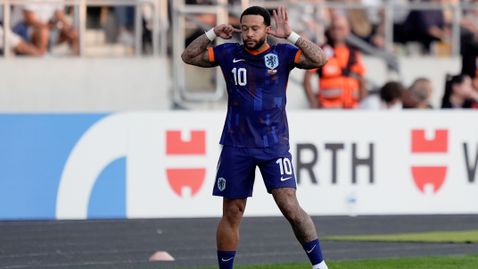  Рекордьорът Депай избави Нидерландия от издънка в мач за историята 