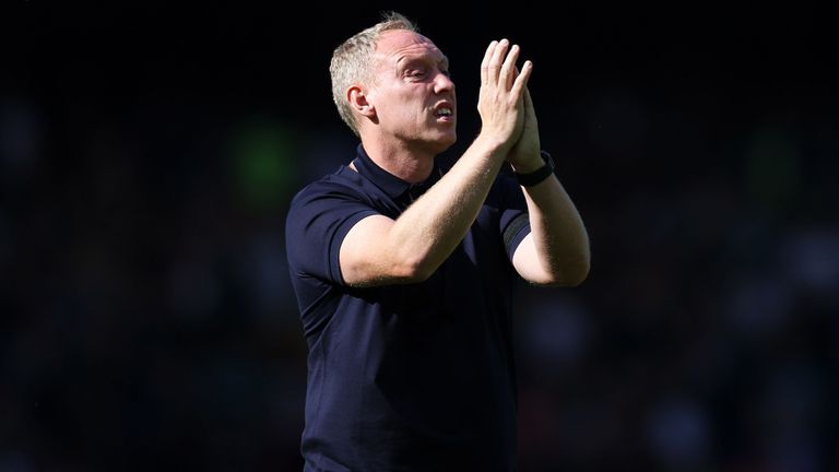 Мениджърът на Нотингам Форест Стив Купър подписа нов договор с