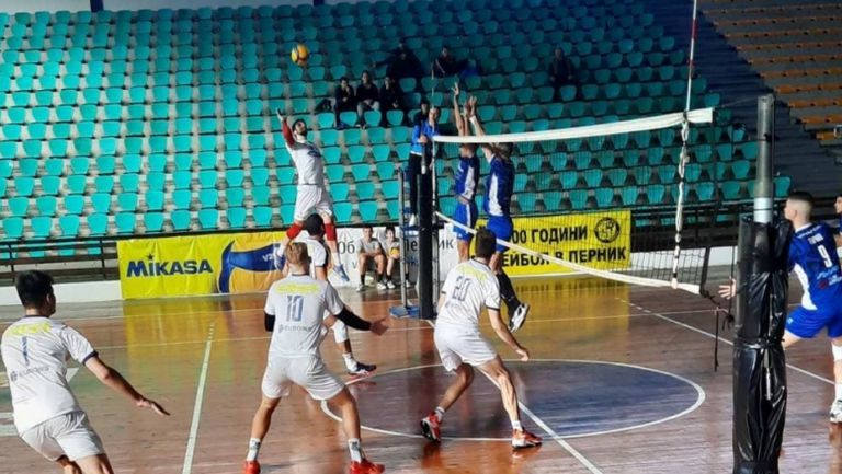 Волейболните отбори на Левски и ЦСКА се класираха на финала