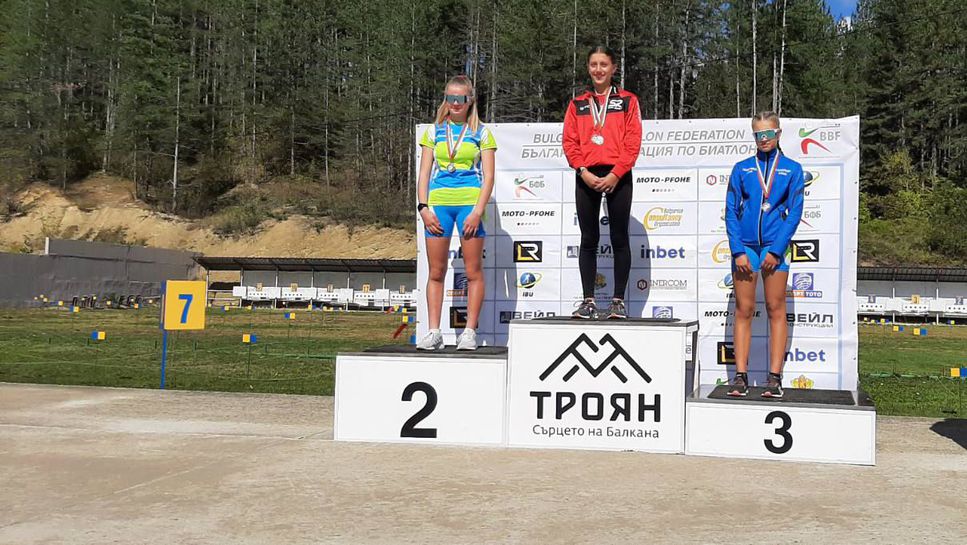 Владимир Илиев и Милена Тодорова отличиха младите шампиони в биатлона