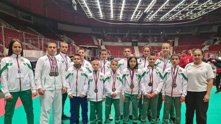 Състезателите на плевенския шотокан карате клуб Спартак спечелиха 18 медала на световно първенство в Чехия
