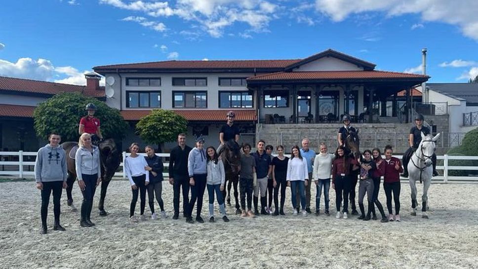Академия за млади ездачи отново събра талантливи състезатели по конен спорт