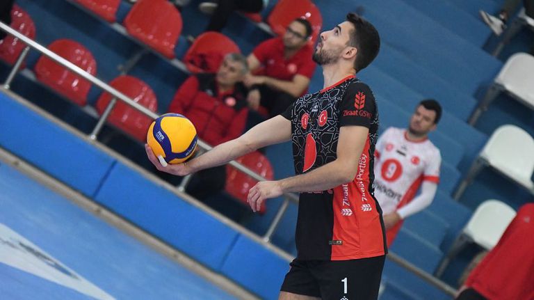 Националът Мартин Атанасов изигра слаб мач за шампиона на Турция