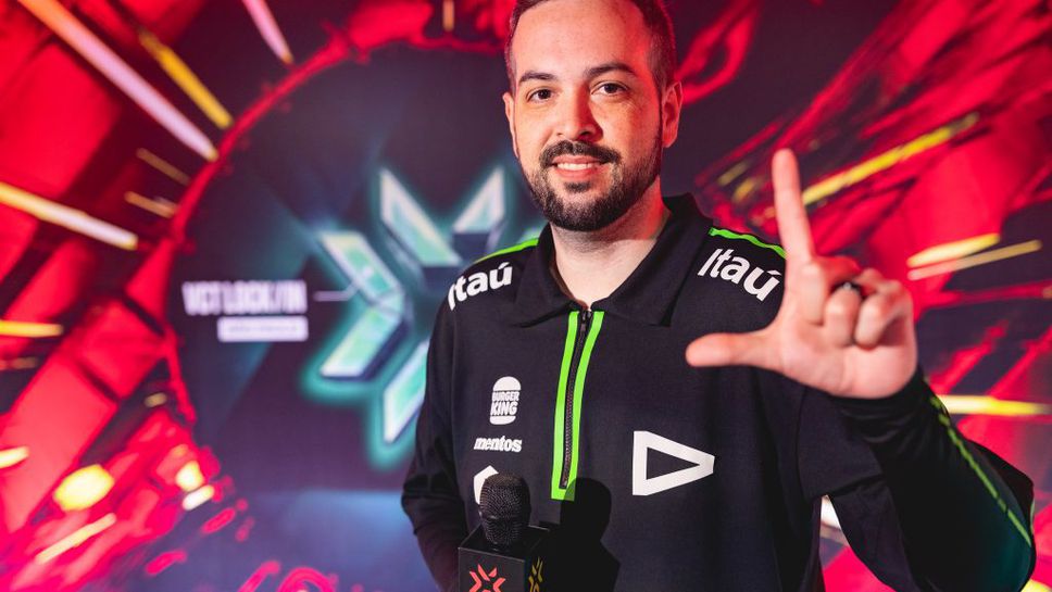 LOUD се раздели със старши треньора си