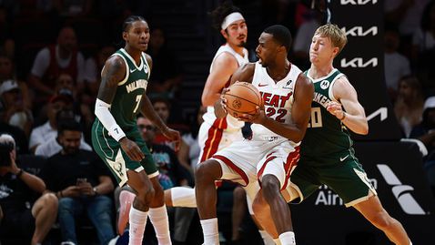 Победа за Бъкс на старта на предсезонната подготовка, Янис не игра