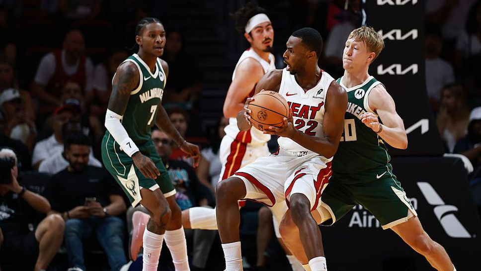 Победа за Бъкс на старта на предсезонната подготовка, Янис не игра