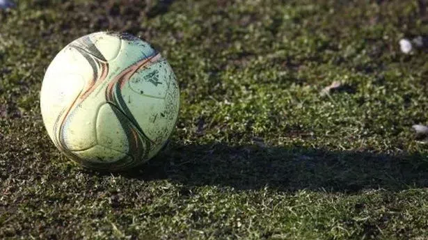 Прекратен мач, бой, червени картони, играч в "Пирогов" и нов футболен скандал у нас