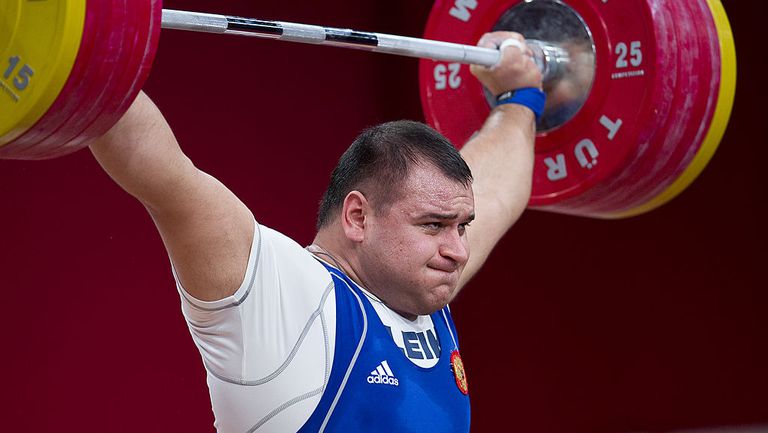 Международната федерация по вдигане на тежести дисквалифицира двукратния световен шампион