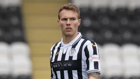  Шотландски нападател се размина с Левски 