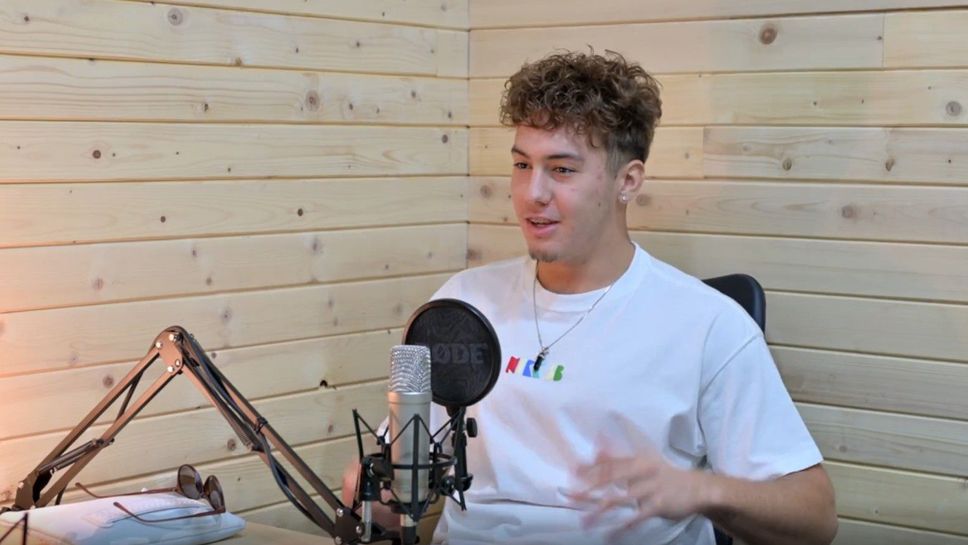 Екип от 25-има души се грижи за Йоанис Александров