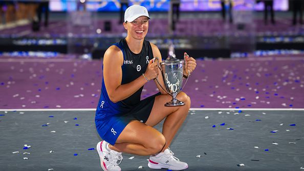 Ига Швьонтек прегази Джесика Пегула и спечели Финалния турнир на WTA