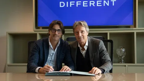 Бивш играч на Фиорентина ще спасява положението в отбора