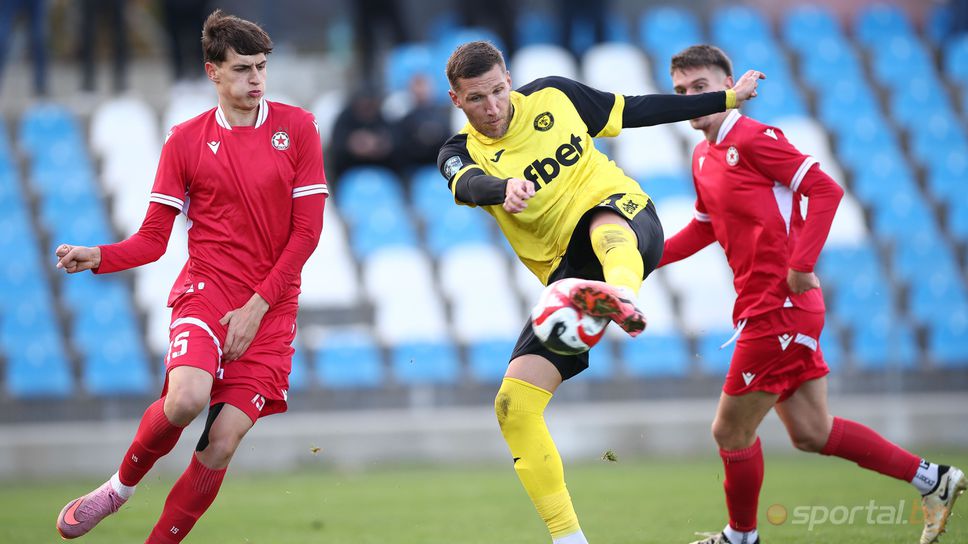 Един от най перспективните футболисти на ЦСКА Алекс Тунчев подписа