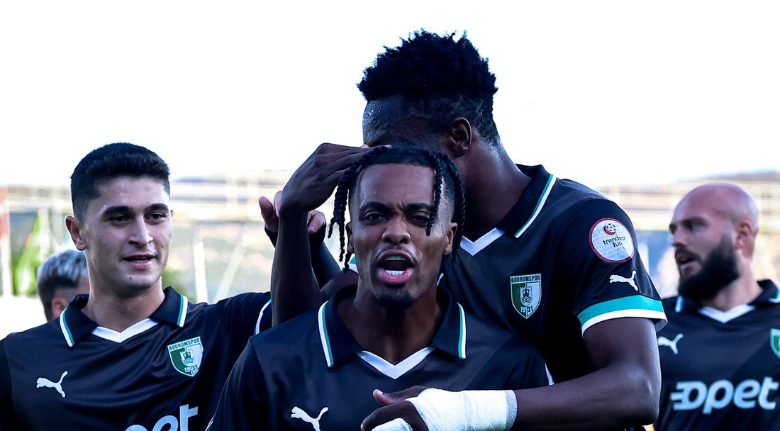 Здравко Димитров влезе от пейката при разгромна победа на Бодрумспор