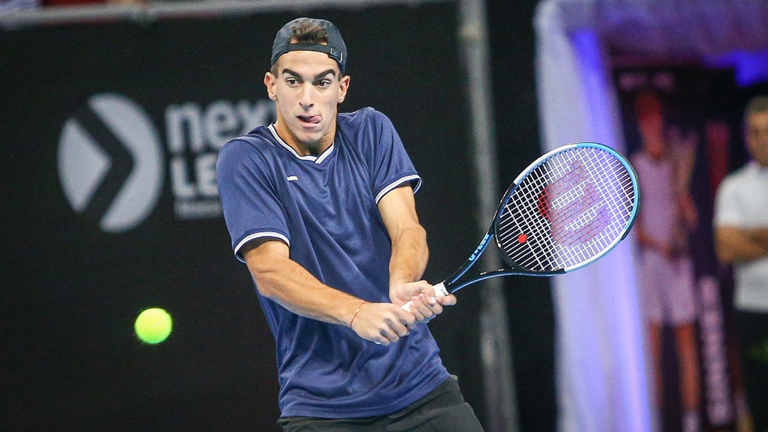 Янаки Милев се класира за четвъртфиналите на турнира за мъже