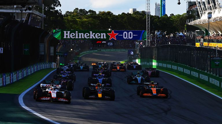През 2021 година Формула 1 въведе в своя формат спринтови
