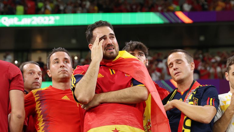 Испанските фенове посрещнаха със сълзи отпадането на националния тим от Мондиал 2022