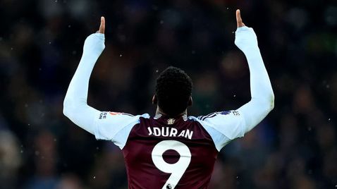 От Астън Вила отхвърлиха изненадващата оферта на Уест Хам