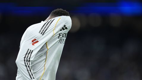 Кошмар на “Бернабеу”: Реал Мадрид катастрофира след два червени картона