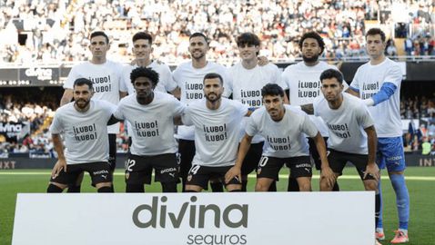  “Любо, Любо ”: почитатели и футболисти на Валенсия поддържаха легендата 