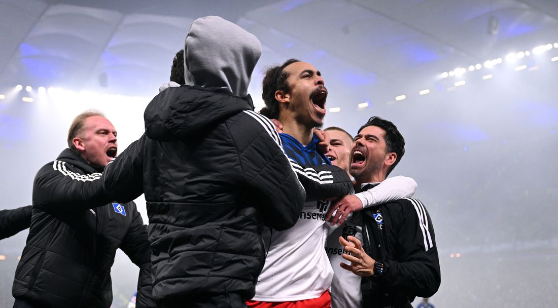 Хамбургер ШФ удари Вердер в битката на Севера