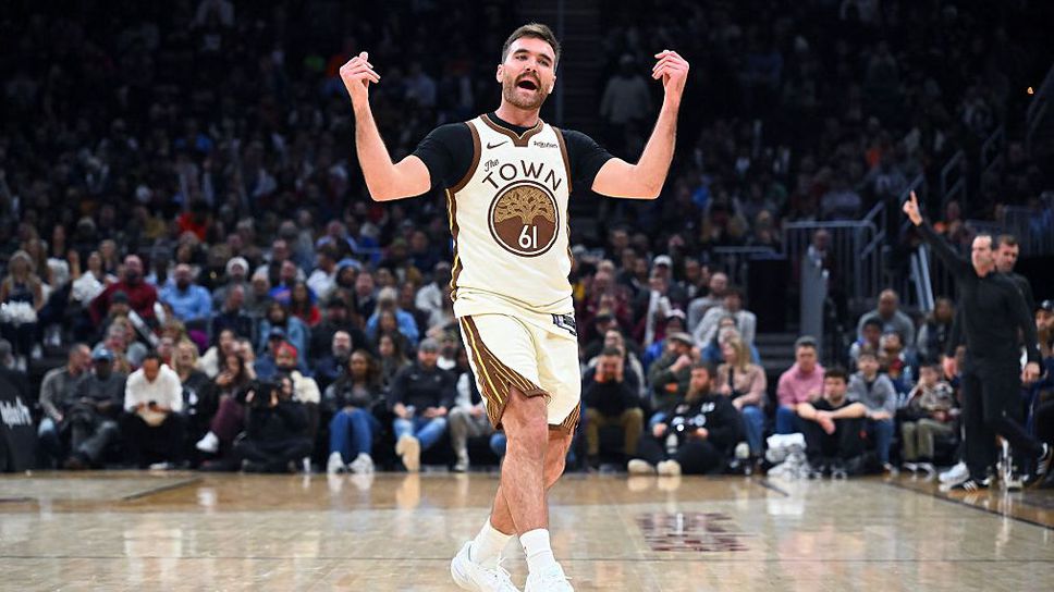 Голдън Стейт Уориърс сломи като гост Кливланд Кавалиърс с 99