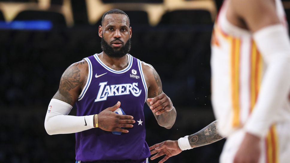 ЛеБрон поведе Лейкърс към четвърта поредна победа
