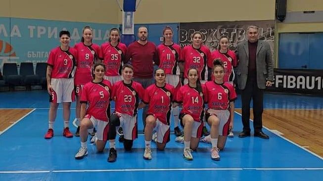 Шампион надделя над Академик