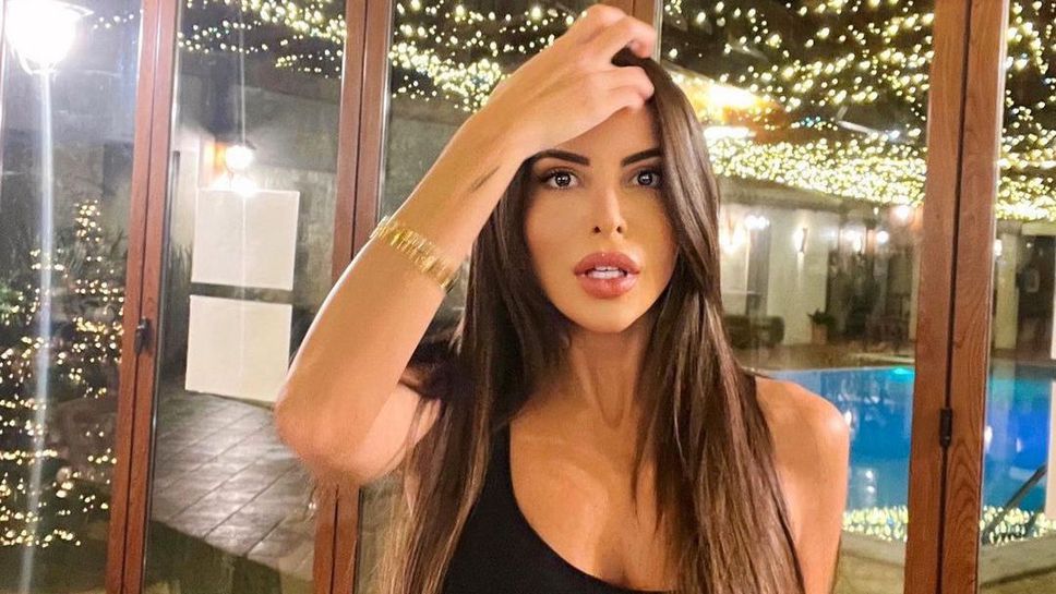 Музата на Мбапе „подлуди“ мрежата с пищно деколте