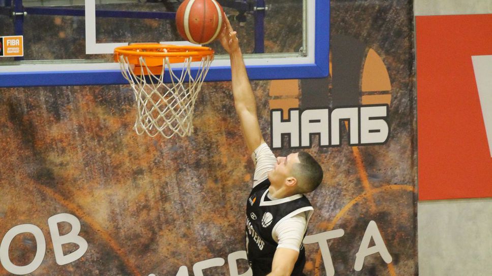 Стоян Кайнаров вкара 73 точки при изумителна успеваемост в НАЛБ