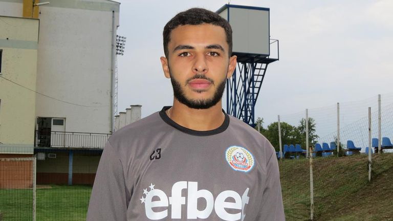 И алжирският нападател с френски паспорт Хади Бентебал  22 г повече няма