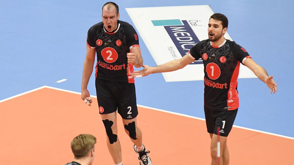 Мартин Атанасов с 10 точки, Зираатбанк с победа №12 в Турция