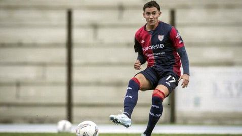  Български гений получи номер 10 и дебютира при мъжете на Каляри 