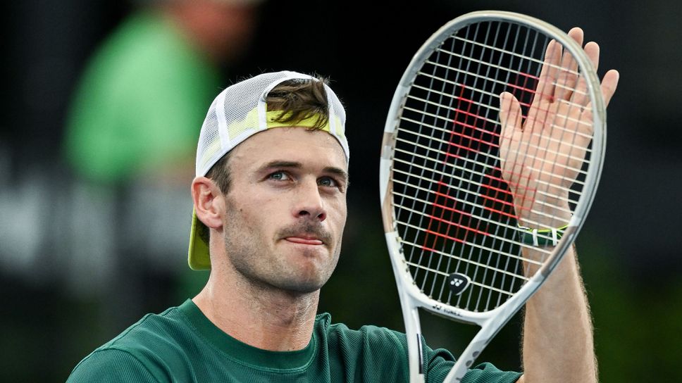 Томи Пол с трисетова победа в Аделаида