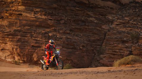  КТМ отвръща на удара: Бенавидес завоюва петия стадий в 