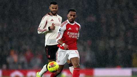  Арсенал и Ливърпул не приличаха на водач и първенец в постно дерби 