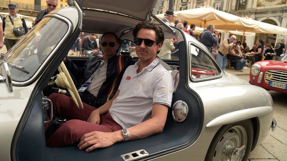 Бившият пилот от Формула 1 Адриан Сутил се намира в