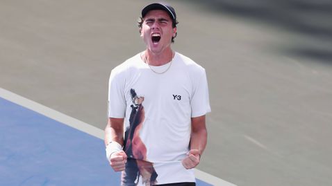 Пореден страхотен мач на Иван Иванов в Манакор го изведе до финала