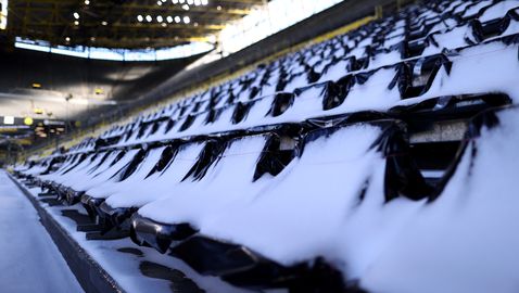 Обилен снеговалеж заплашва мачове от Бундеслигата