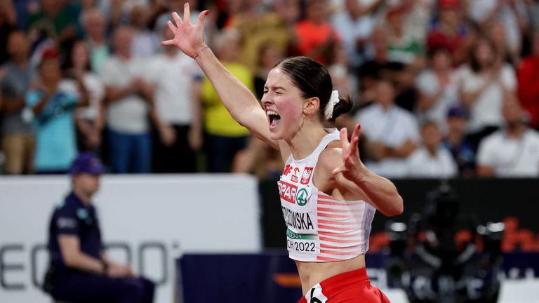 Европейската шампионка на 100 метра с препятствия Пиа Скржижовска продължава
