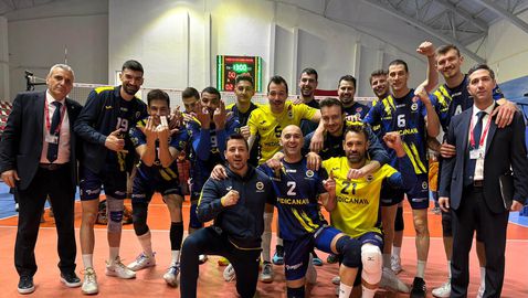 Денис Карягин и Фенербахче с нова лесна победа в Турция