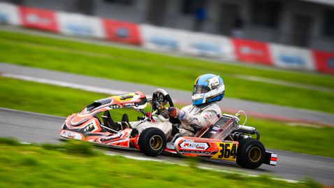 Алекс Лазарус с трудни битки в WSK