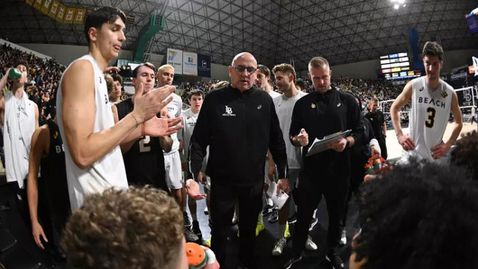 Симеон Николов и Лазар Бучков със силни изяви за победа №10 на Лонг Бийч