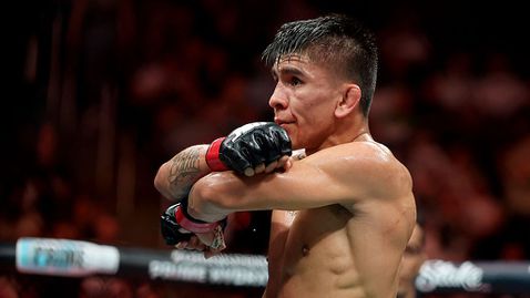 Баутиста отказа Оливейра и поиска битка със Сандхаген