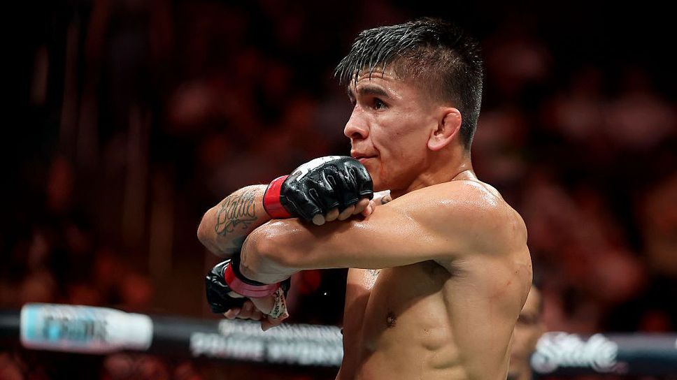 Баутиста отказа Оливейра и поиска битка със Сандхаген