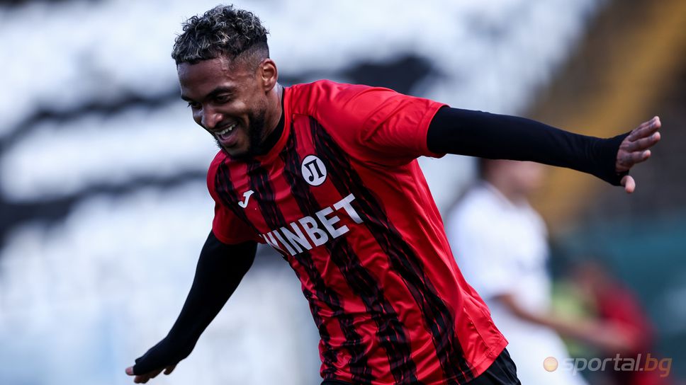 Славия 0:1 Локомотив (Пд), Лами попари "белите"